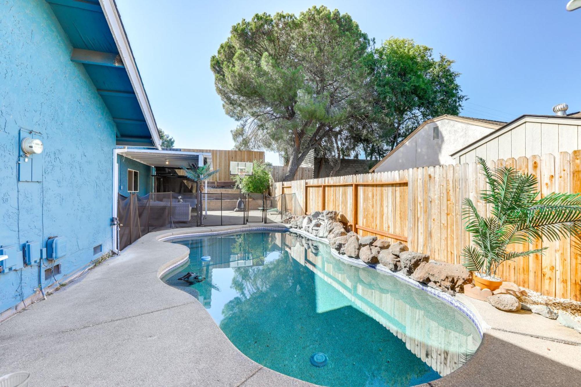 Sacramento Home With Pool Near Dtwn Pets Welcome! Esterno foto